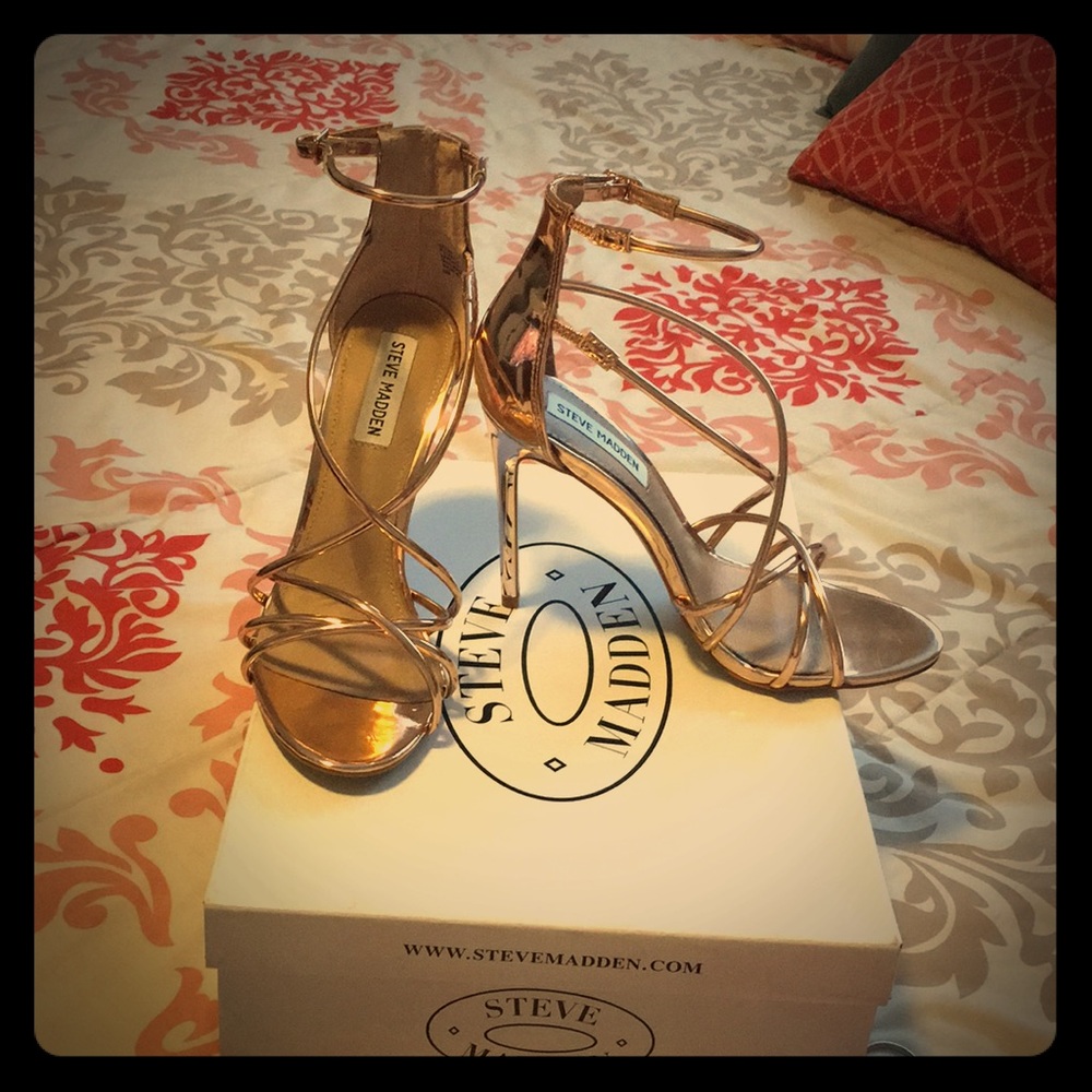 Beautiful Rose Gold Steve Madden Heels!!